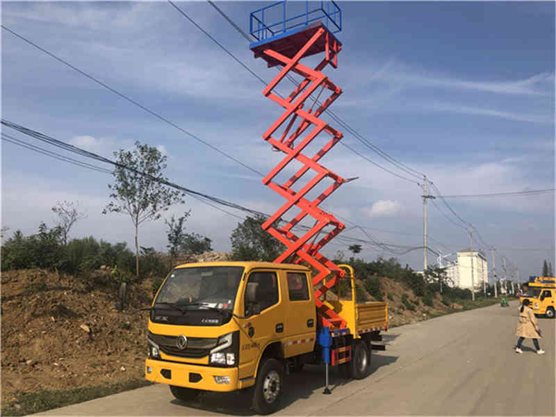 (國(guó)六)東風(fēng)10米剪叉式升降平臺(tái)高空作業(yè)車